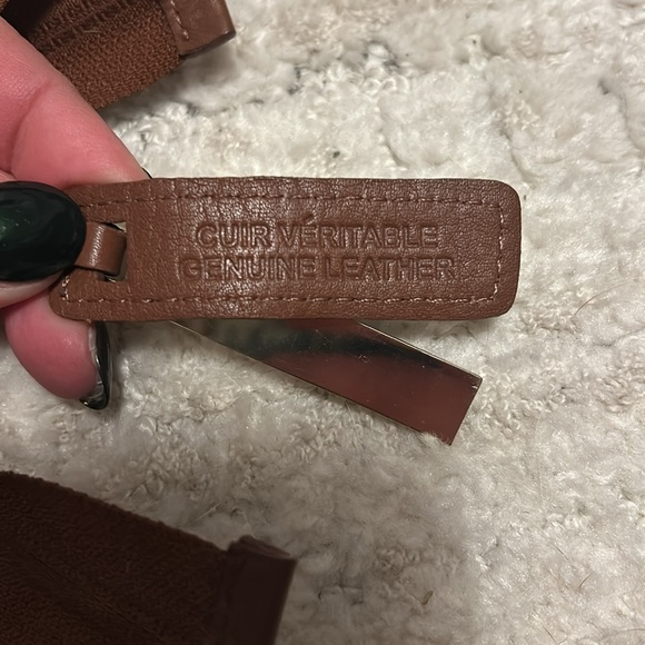 Dolce Vita Leather Crossbody Bag - Picture 2 of 4